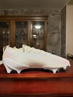 New Mens 13 Under Armour UA Blur Pro White Football cleats Rare $30 cash, pick up in Reseda (Tampa and Vanowen)