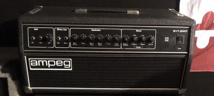 Ampeg SVT-200T: Bass head amp