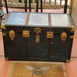 Vintage Trunk with Interior Tray