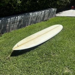 8,6 Midlength surfboard