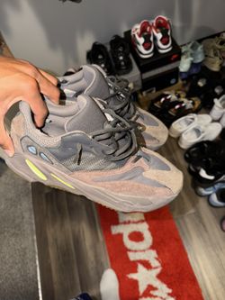 Yeezy 700 Mauve 