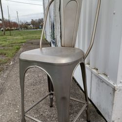 Steal High Chair 25 A Chair Strong⁰⁰very Comfortable  Make Offer 