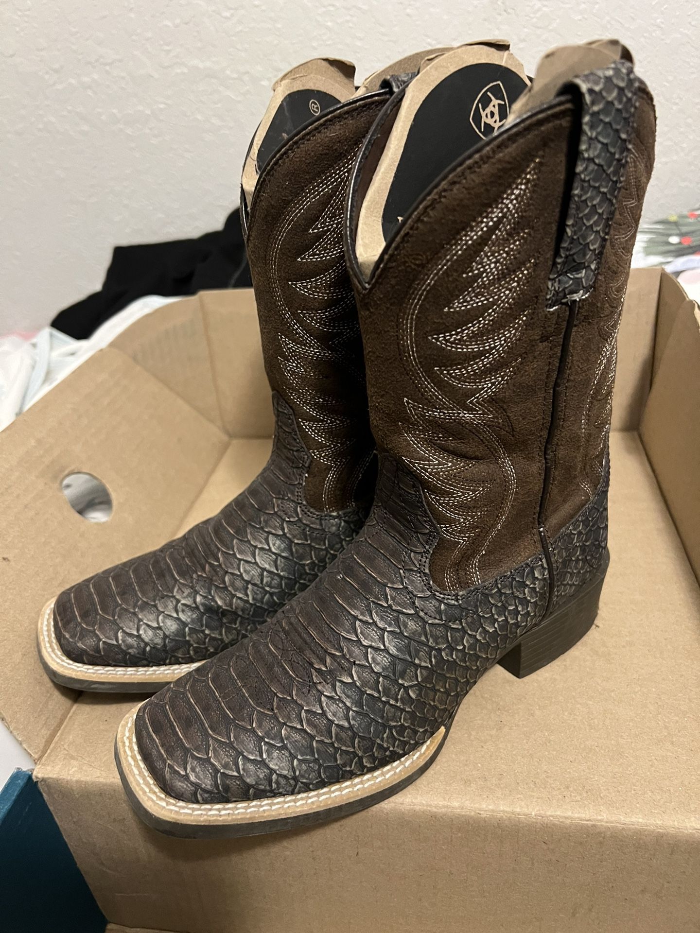 Ariat Boys Size 2 Western Boots