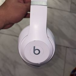 Beats Studio Pro (Matte White) 