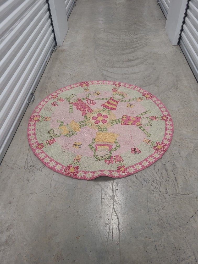 Frog Round Rug