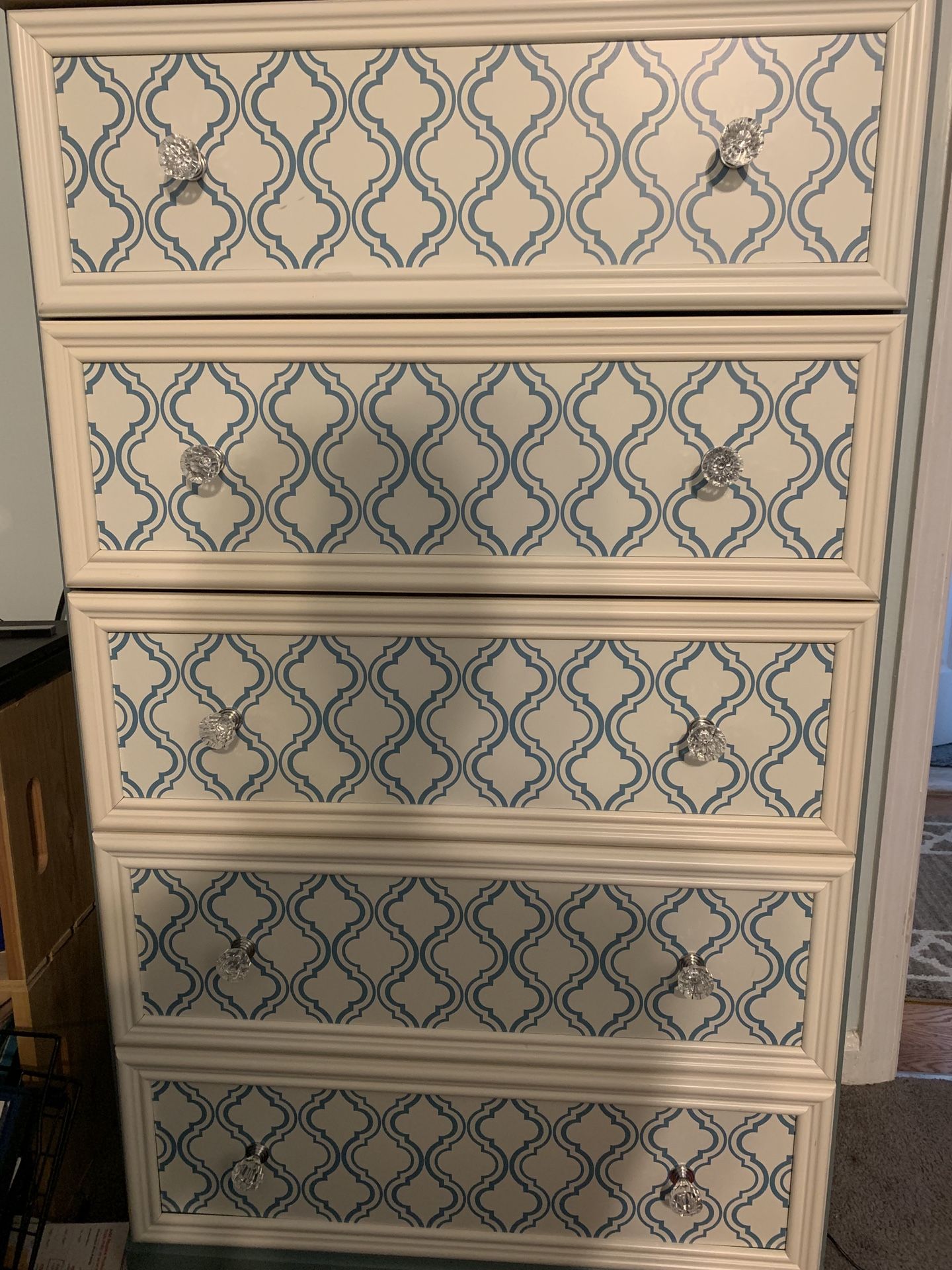 Ashley furniture. In great shape. My daughter just outgrew it. Paid 1800 2 years ago. Asking 750 for all. There is a trundle bed that you can us