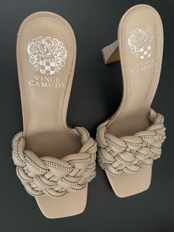 Vince Camuto Women’s Heels 8.5 – Nude/Taupe