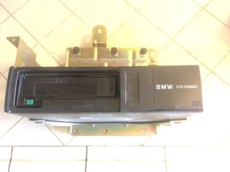 6 CD Changer BMW 525I. 2001