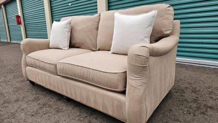FREE DELIVERY!!! Bassett "Traditional Style" Sofa (BROWN)