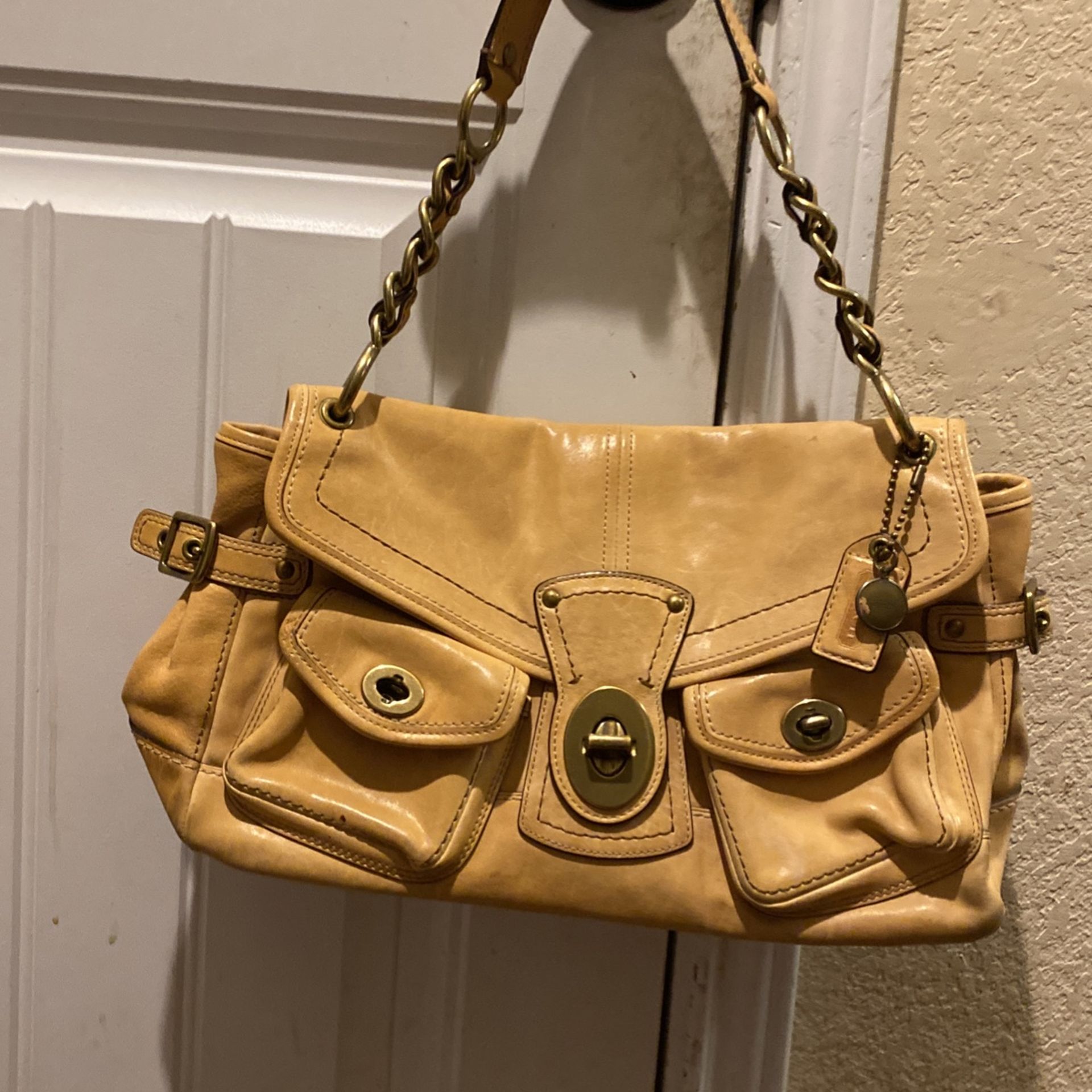 Coach real leather bag size medium hartley any wear straps are perfect no flaws