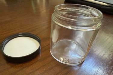 4oz Glass Jars Plastic Lids x18