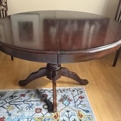 46 Inch Dining Table Includes 2 /20 Inch  Leaves Like New