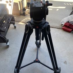 Manfrotto Fluid Head Tripod