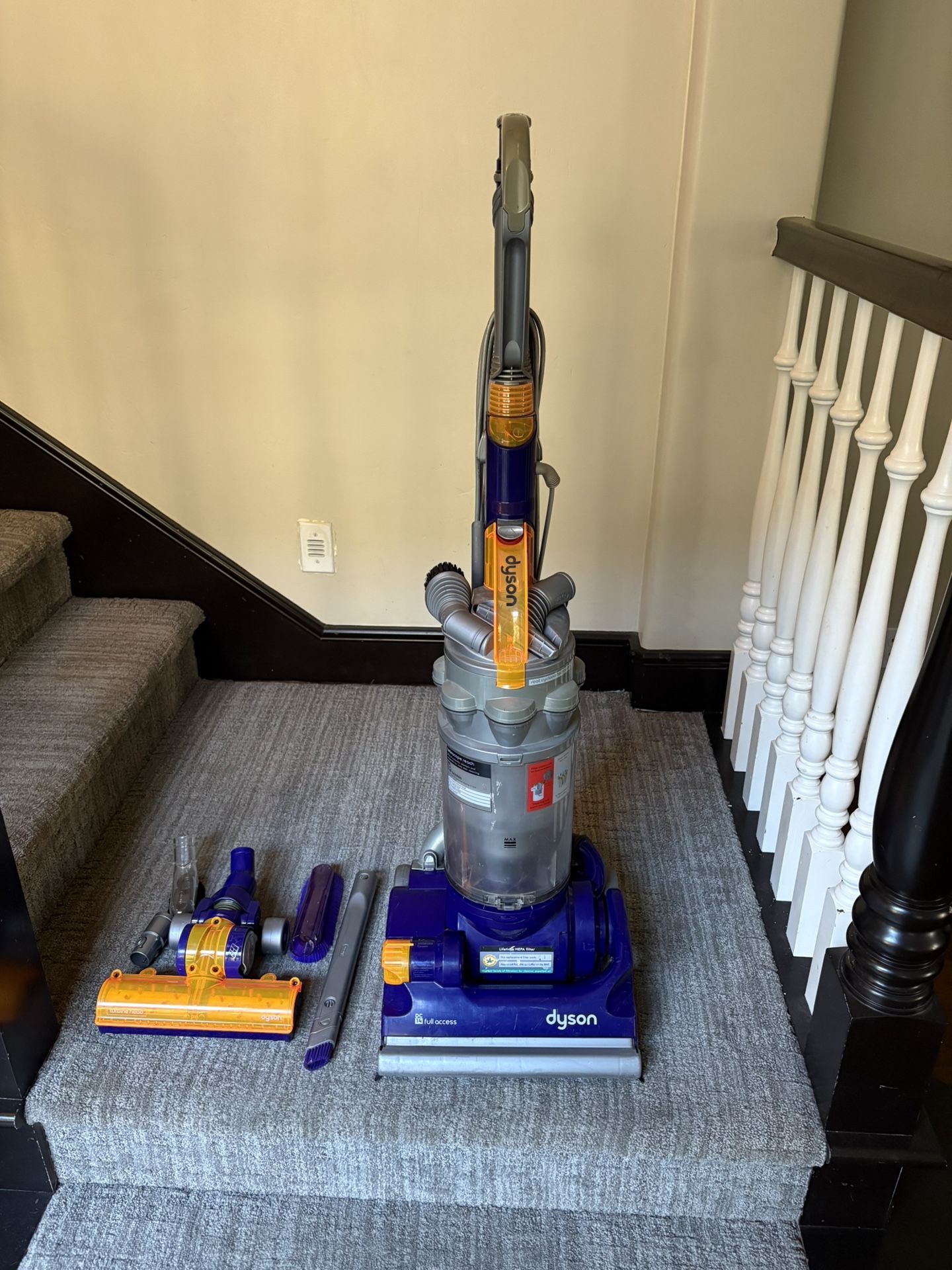 Dyson DC14 All Access Bagless Vacuum