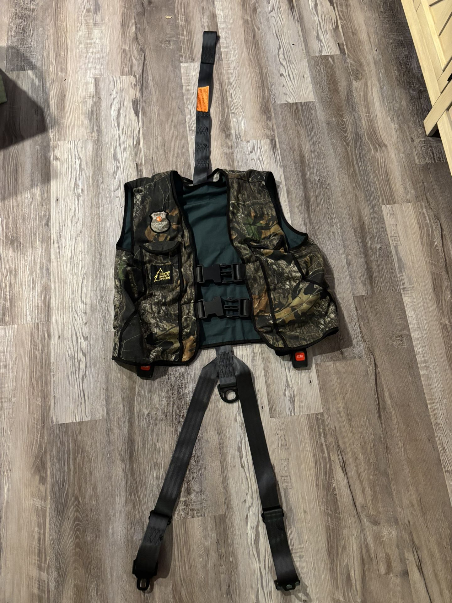 Hunter Safety System Vest