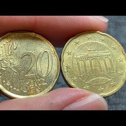 Rare 2002 Italy Gold 20 euro coin 