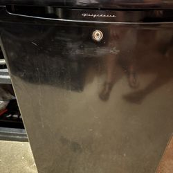 Frigidaire Mini Fridge 