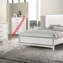 💥AMAZING 4pcs White Haiden Queen Bedroom Set (Mattress is not Included)  