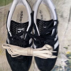Size 7 Adidas Gazelle Indoor Shoes 