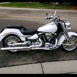 Yamaha Roadliner 2006 ( NO TRADE )....***