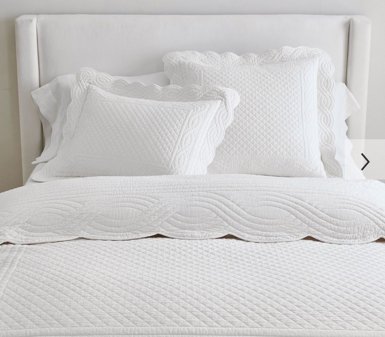 Pottery Barn Heirloom Scallop Quilt  Full/Queen