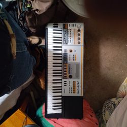 CASIO  61 Synthesizer XW-P1 Hybird