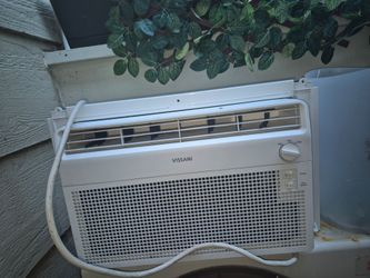 Vissani window AC unit