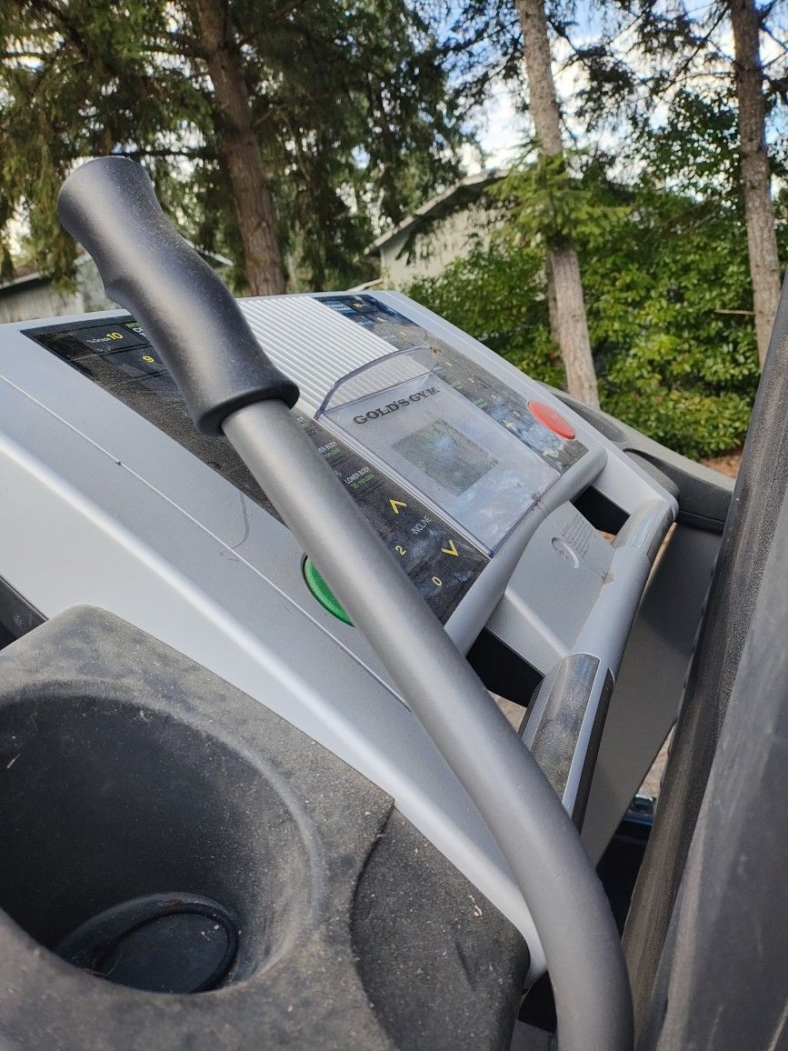 Gold gym cross trainer 600 