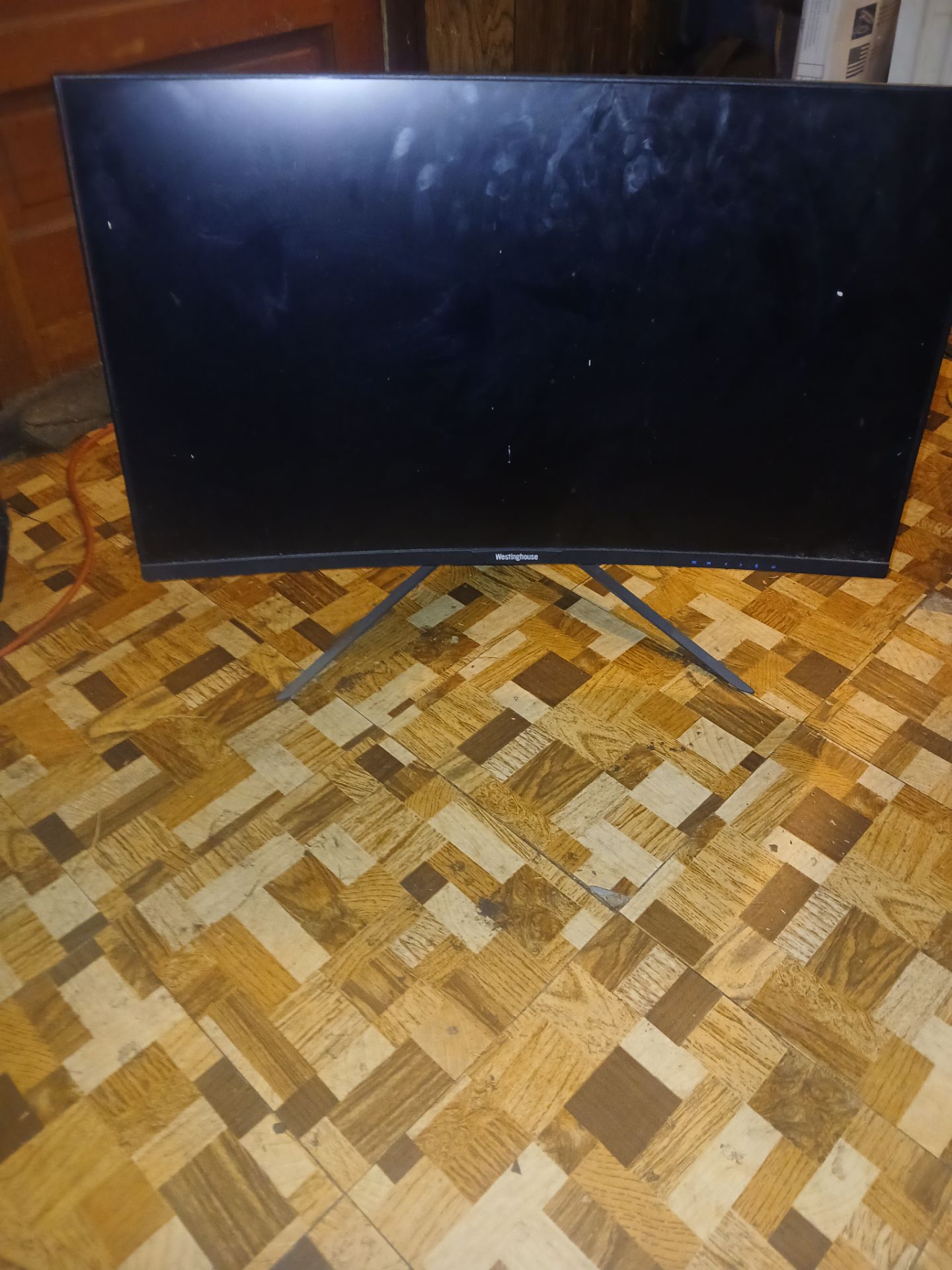 28 in Westinghouse gamer monitor curved