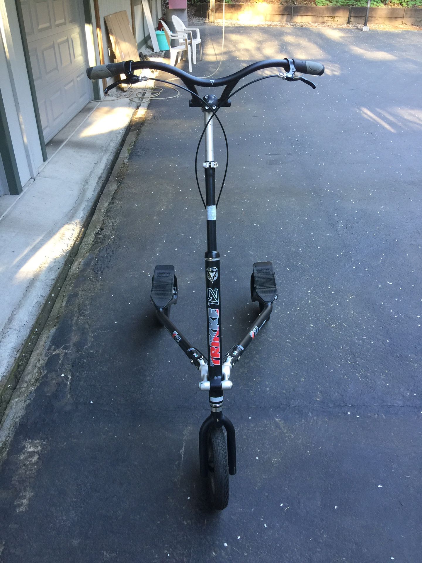 Trikke T12 Roadster Scooter Skateboard Carving Bike for Sale in Battle
