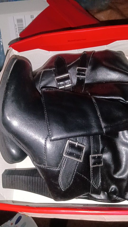 Women's boots