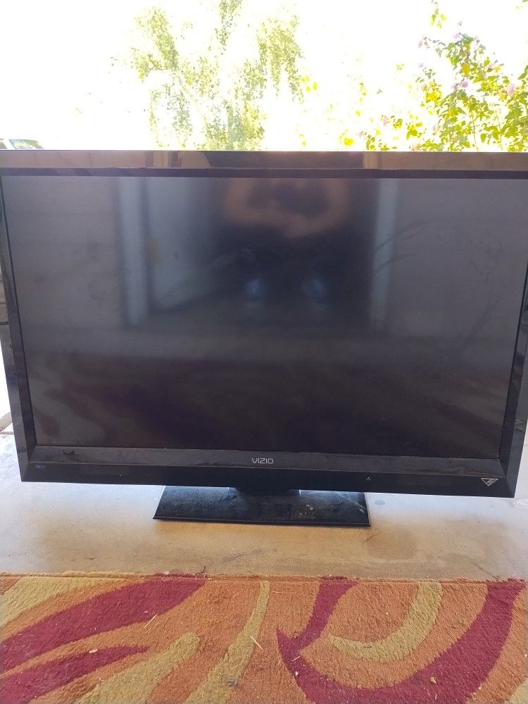 Used Vizio TV
