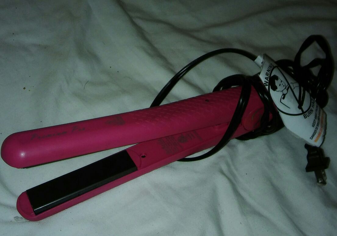 Hair STRAIGHTENER