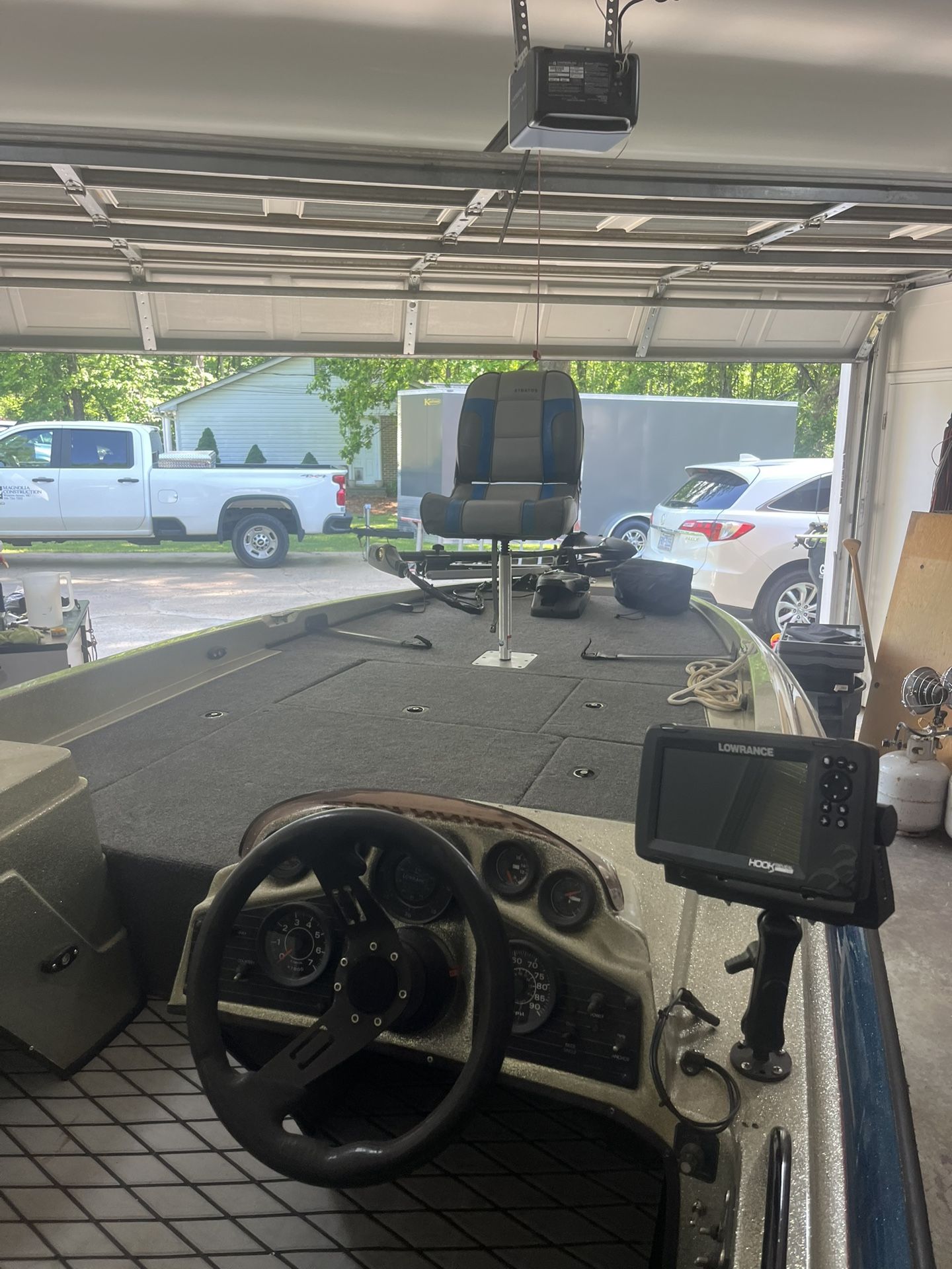 1989 Stratos 20’ Bass Boat 