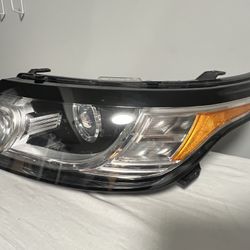 Land Rover Range Rover Sport  Headlight 