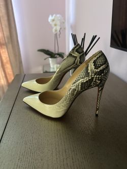 Christian Louboutin 38.5