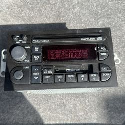 Oldsmobile radio