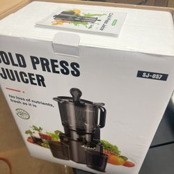 Juicer Machines with 5.8" Large Feed Chute, Cold Press Juicer For Whole Vegetabl