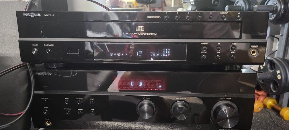 Insignia Receiver With CD Player