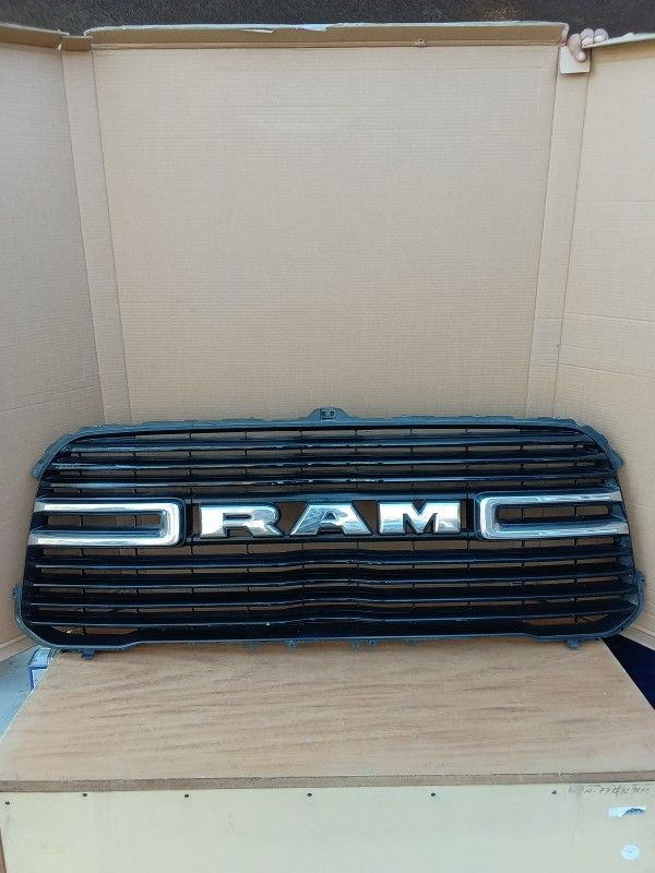 2019 To 2024 Dodge Ram Grill And Driver Side Headlight