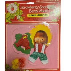 Strawberry shortcake vintage  doll  clothes 1981.  New unopened