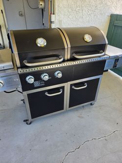BBQ GIRL with Smoker,BY MEMBERS Mark Havy duty stanlles Steel in excellent condition very clean everything works fine looks and works like brand new