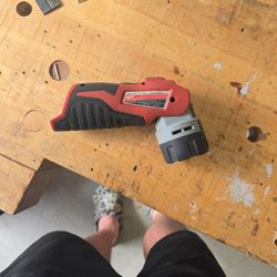 Milwaukee 12v Cordless Worklight(tool Only)