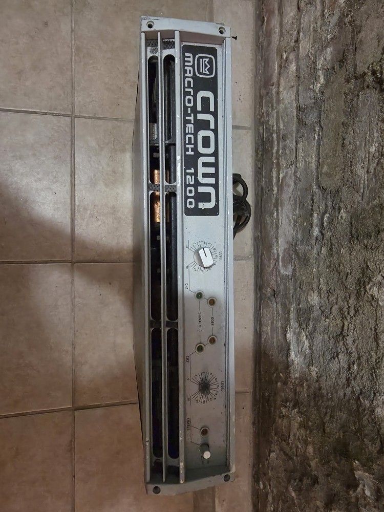 Crown 1200 Amp