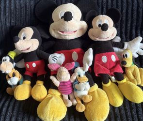 Disney World Mickey Mouse 16 inch Goofy, Donald Duck Pluto Piglet Stuff Animals Plush Toys Children