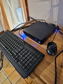 Alienware alpha R2 steam Machine Mini ITX Gaming PC i7-CPU 16GB Ram 512GB SSD GPU: Radeon Graphics