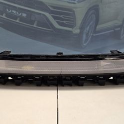 2022-2024 RIVIAN R1S R1T FRONT CENTER HEADLIGHT BAR