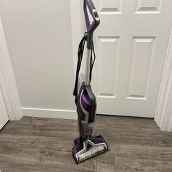 Bissell Carpet Cleaning Vacuum 