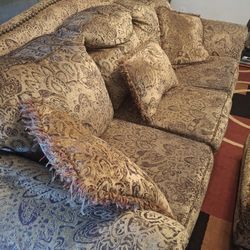 Free Couch 