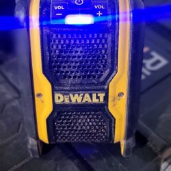Dewalt Small Bluetooth Radio 